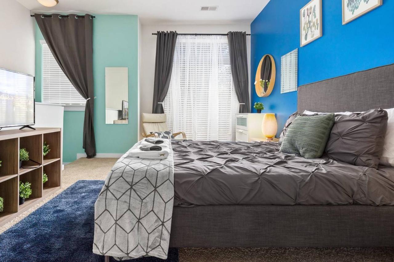 Trifecta Ace Location Pool & Gym Superhost Apartment Charlotte Room photo