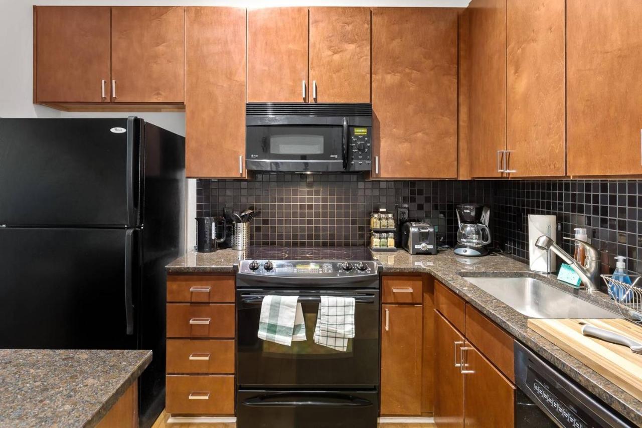 Trifecta Ace Location Pool & Gym Superhost Apartment Charlotte Exterior photo