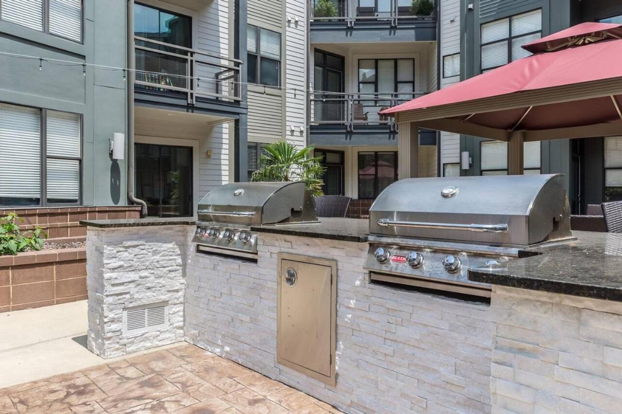 Trifecta Ace Location Pool & Gym Superhost Apartment Charlotte Exterior photo