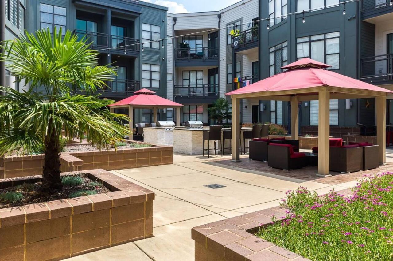 Trifecta Ace Location Pool & Gym Superhost Apartment Charlotte Exterior photo