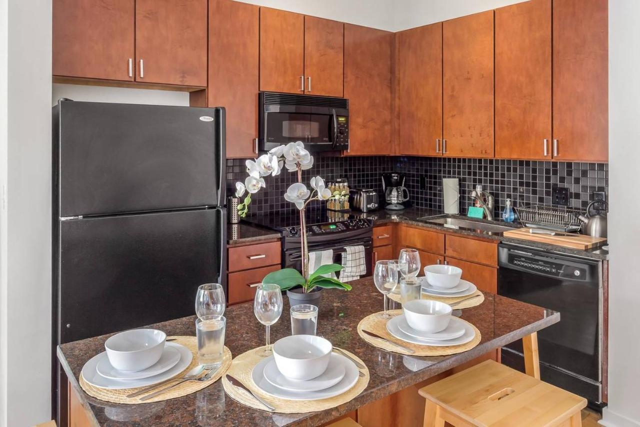 Trifecta Ace Location Pool & Gym Superhost Apartment Charlotte Exterior photo